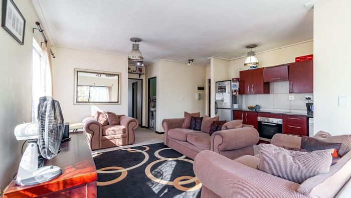 2-Bedroom Apartment For Sale in Jackal Creek Golf Estate with clubhouse, pool, and gym.