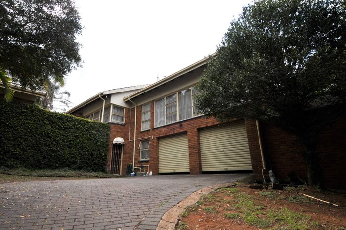 For Sale: House in Waterkloof Glen with pool, borehole, and multiple garages.