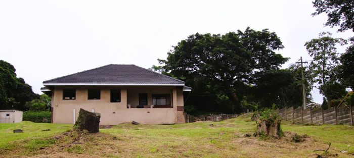 Northdene House For Sale: 4 bedrooms, en suites, garage, staff quarters, great location.