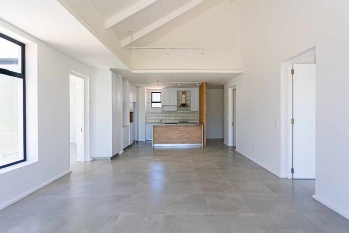 For Sale: 2-Bedroom Apartment in Val De Vie Estate with luxury amenities and views.