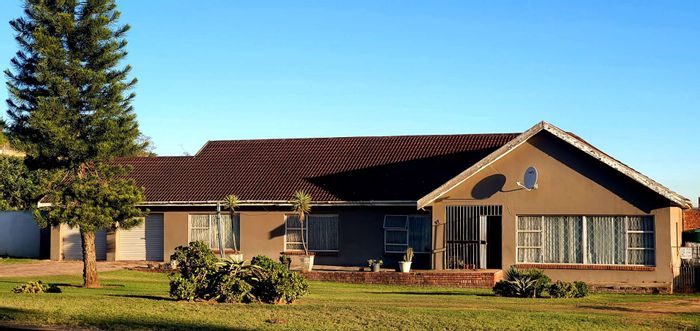 Property #2151120, House pending sale in Uitenhage Central