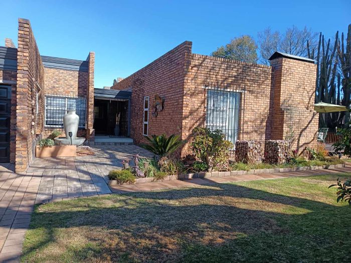 Brackenhurst House For Sale: 3 Bedrooms, Flatlet, Pool, and Ample Parking.