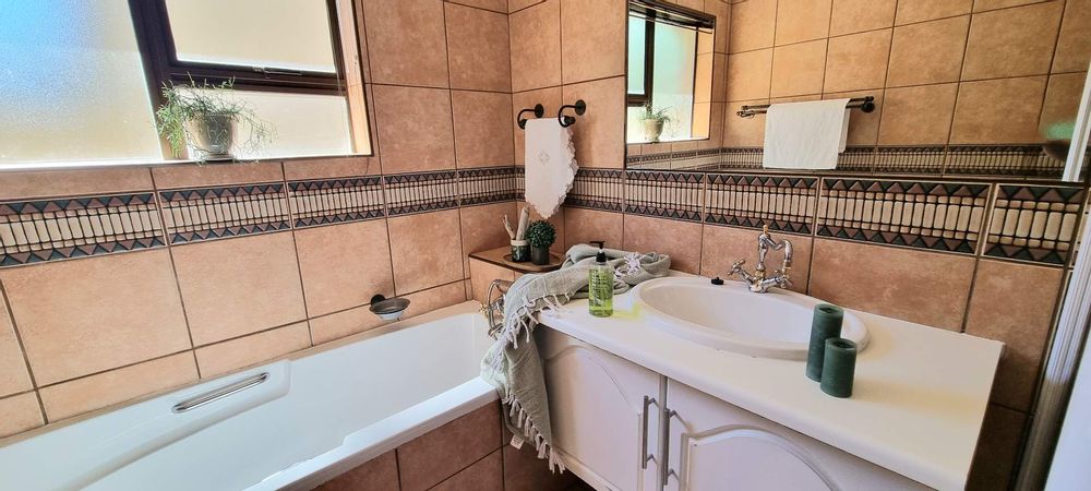 Main bathroom