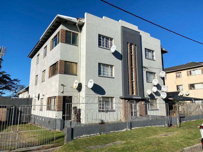 Income-generating 4-bedroom apartment in Southernwood, For Sale with garage and parking.