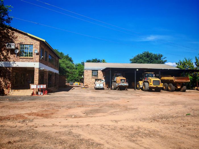 Mixed Use Property To Rent in Steelpoort Central: Offices, Workshop, and 3 Houses.