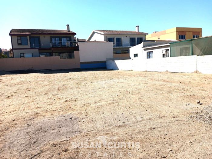 Vacant Land Residential For Sale in Mile 4: Beach access, boundary walls, 586 m².