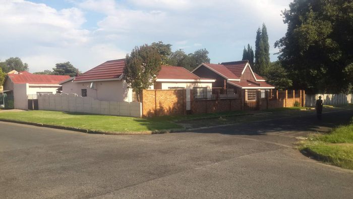 Property #2223130, House for sale in Boksburg North
