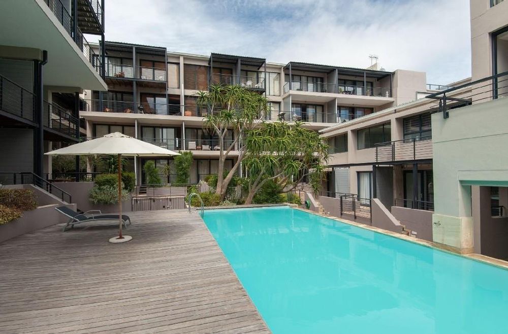 Building pool