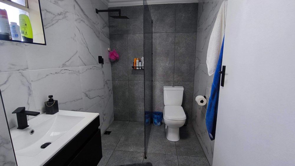 Granny Flat 1 - bathroom 1