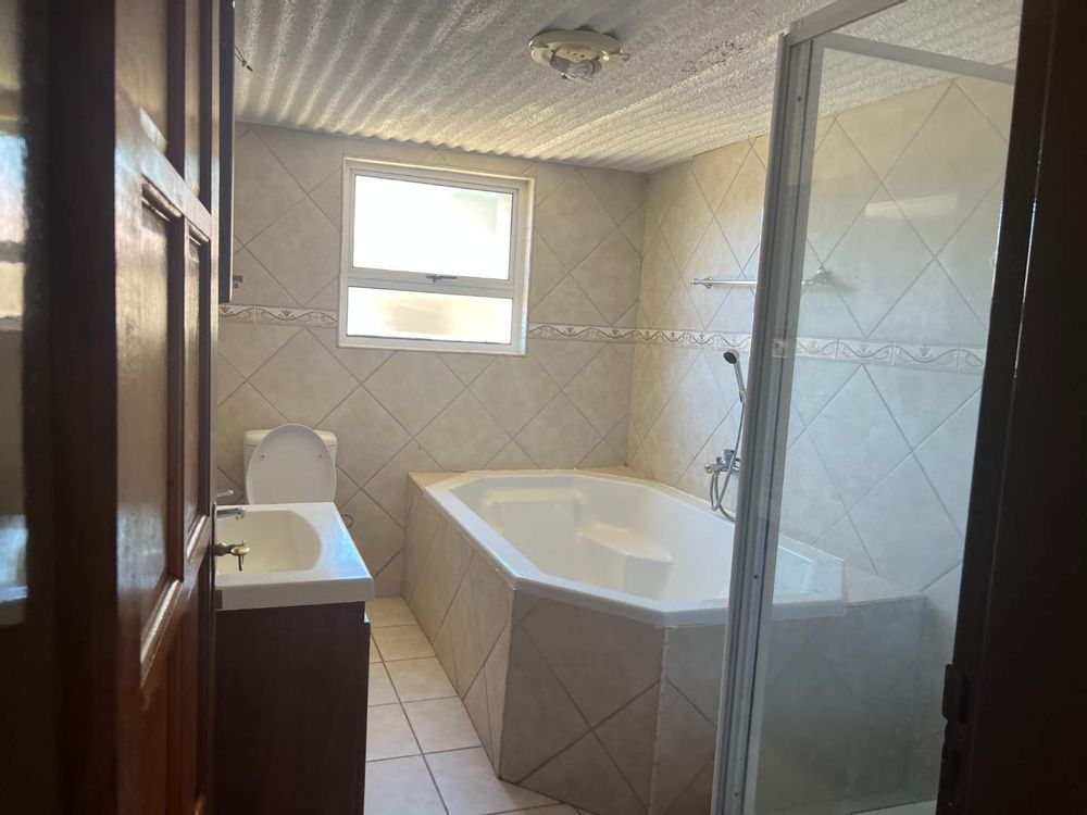 Standard type bathroom to all bedrooms