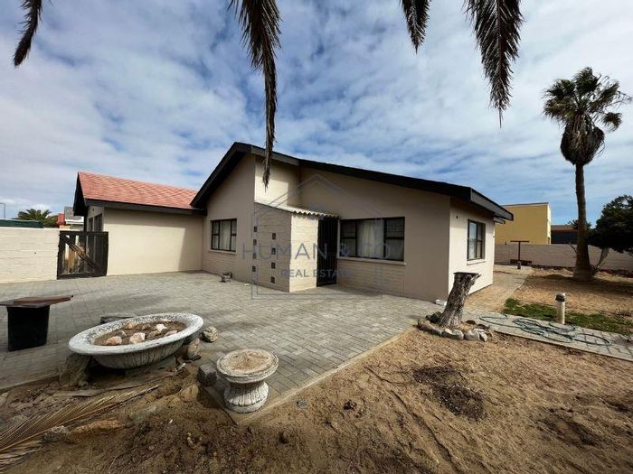 Property #2055208, House For Sale in Meersig