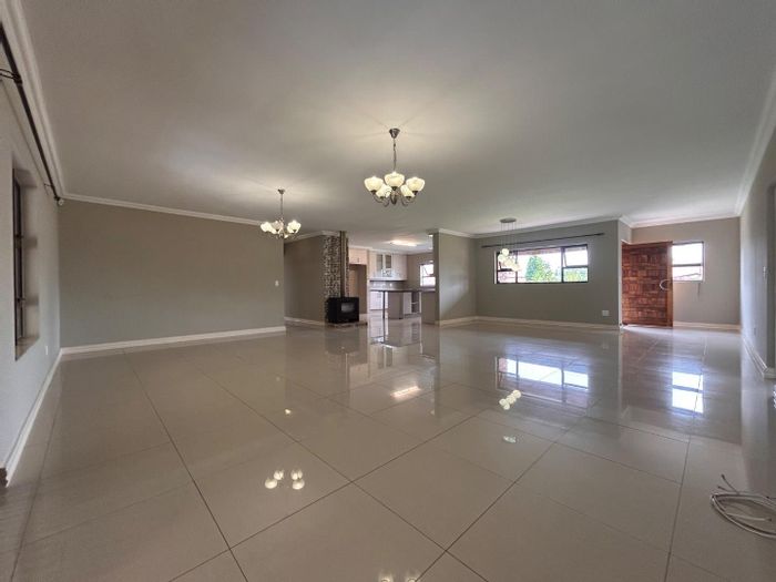 For Sale: House in Henley On Klip with spacious garden, entertainment patio, and security.