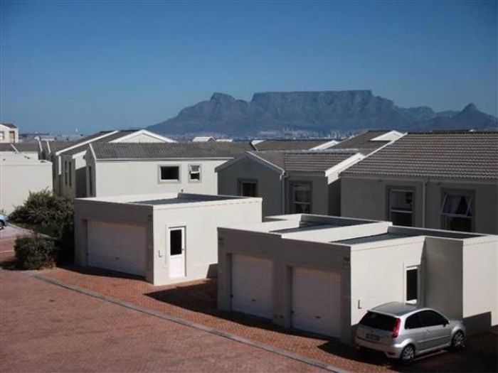 Property #2238250, Apartment for sale in Bloubergstrand