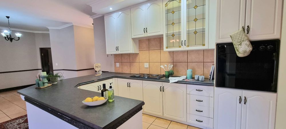 Kitchen with eye-level oven