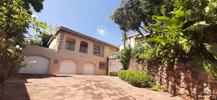 Waterkloof Ridge House For Sale: 3 Bedrooms, pool, study, security features, cul-de-sac.