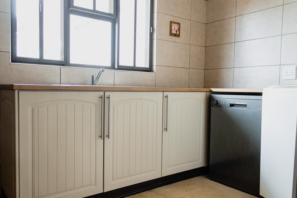 Scullery/laundry area