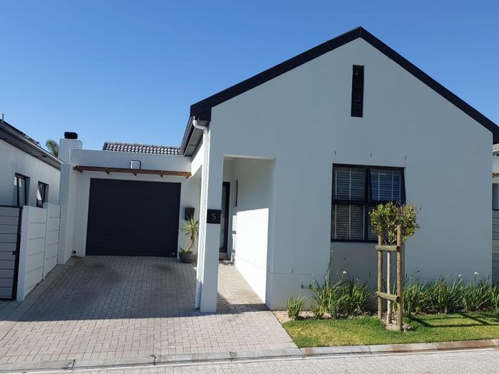 Property #2238607, Townhouse for sale in Brackenfell South