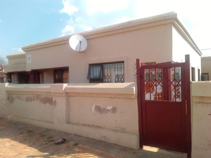 Property #2160072, House for sale in Mamelodi East