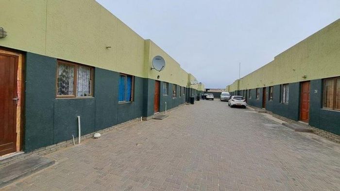 Property #2401937, Townhouse For Sale in Kuisebmond