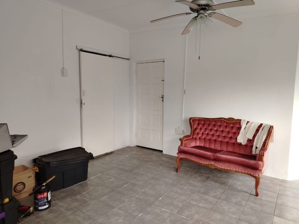 3rd consulting room/ office