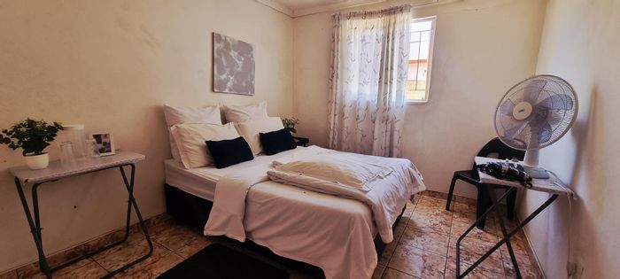 Spacious Goreangab house for sale: 5 bedrooms, 2 bathrooms, large erf.