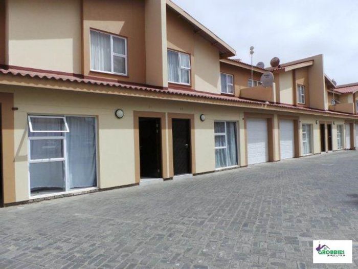 Property #1096192, Townhouse for sale in Fairways Estate