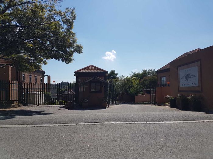 Sundowner Apartment To Rent: 1 Bed, Pool, Clubhouse, Pet-Friendly, Great Location.
