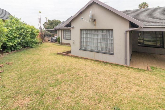 For Sale: Birchleigh House with 3 bedrooms, double garage, and braai area.