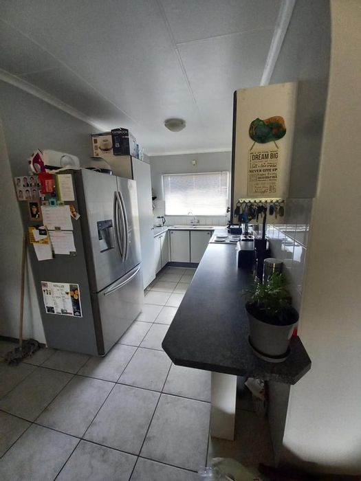For Sale: Townhouse in Alberton Central with 3 beds, 2 baths, and secure parking.