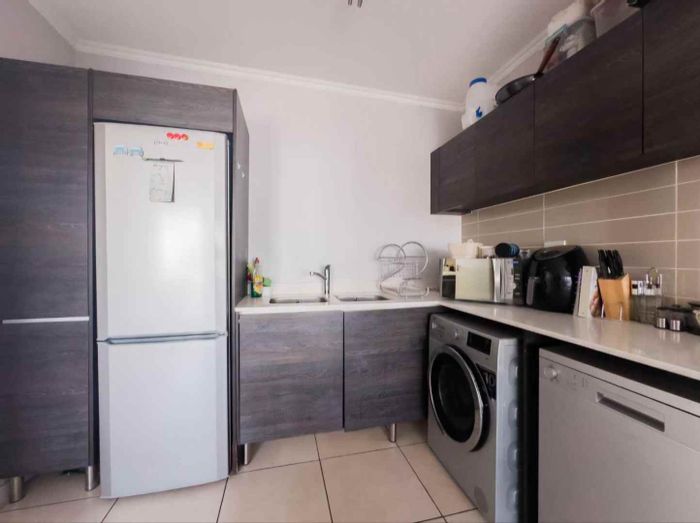 Property #2330923, Apartment For Sale in Equestria