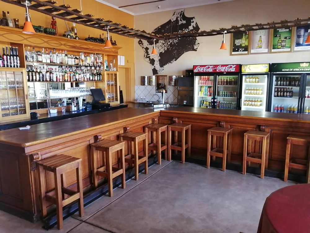 BAHNHOF HOTEL BAR AREA