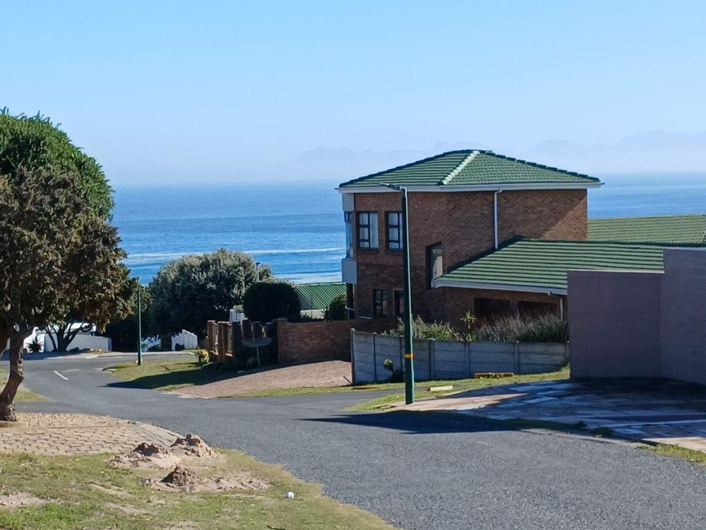 Same as previous photo; now zoomed in a bit.