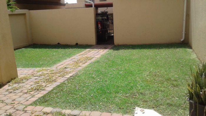 Property #2397020, Townhouse For Sale in Willow Park Manor