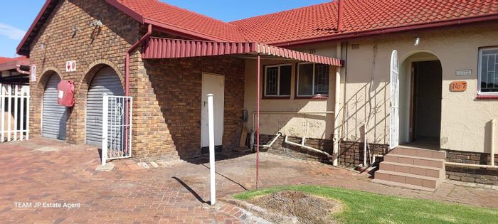 Property #2214507, Townhouse for sale in Kempton Park Ext 5