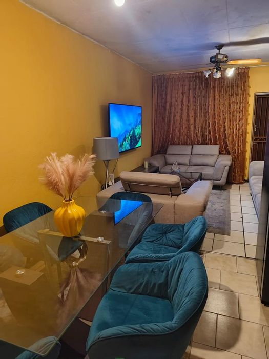 Property #2391399, Townhouse For Sale in Silverton