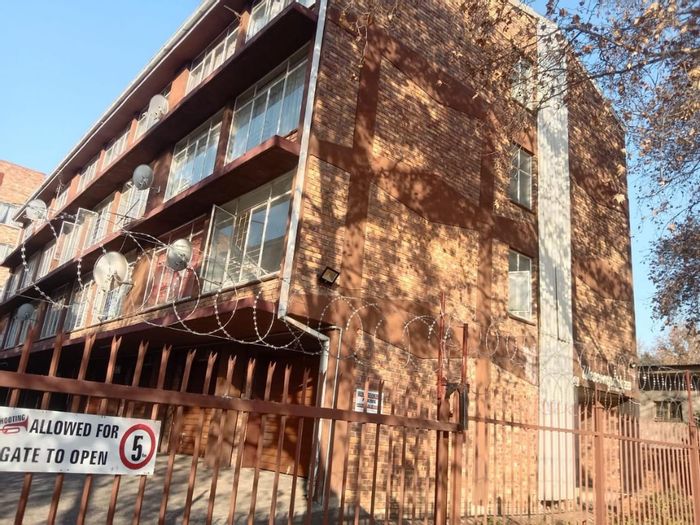 Property #2231043, Apartment for sale in Pretoria West