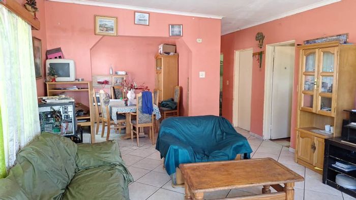 For Sale: House in Windhoek Central with spacious layout and garden.