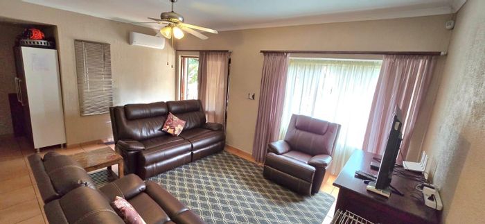 2-Bedroom Townhouse For Sale in Stonehenge with patio, garage, and secure access.