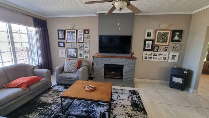 For Sale: Kabega House with 3 bedrooms, entertainment area, and spacious garden.