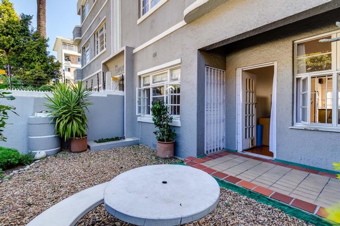 Property #2165614, Apartment sold in Sea Point