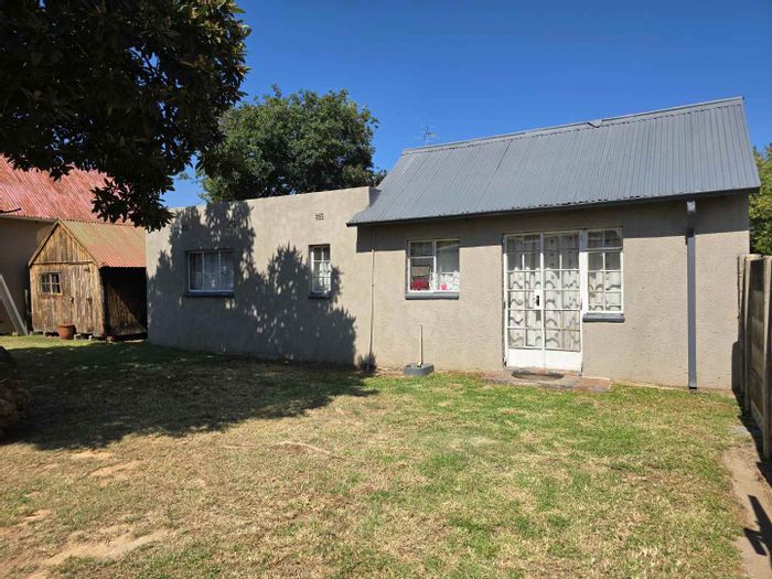 Property #2221985, Cottage rental monthly in Benoni West