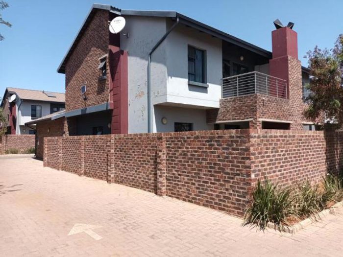 For Sale: Townhouse in Doornpoort Ext 6 with 3 beds, balcony, and guest toilet.