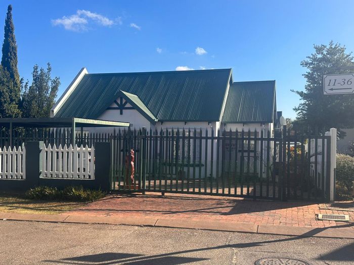 Property #2413406, Cluster Rental Monthly in Bergbron