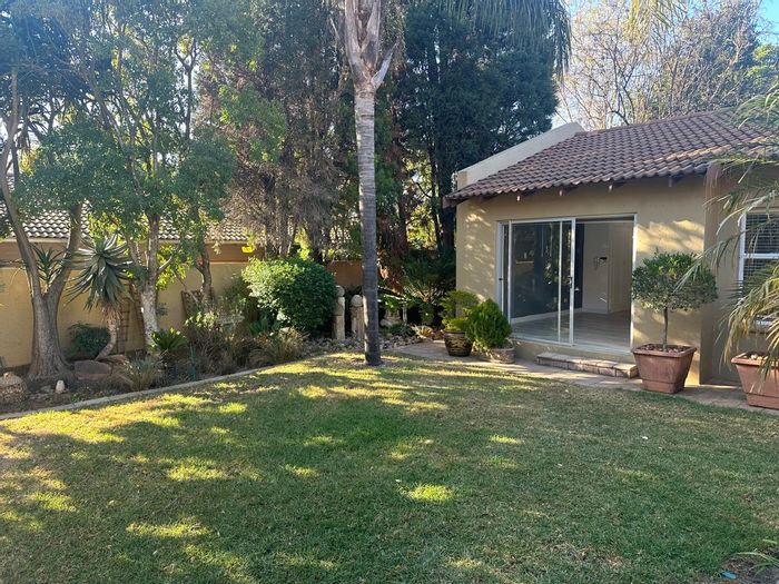 Property #2262618, House rental monthly in Hurlingham Manor