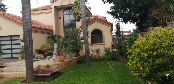 Lyttelton Manor Business For Sale: Veterinary clinic with elegant 3-bedroom residence.