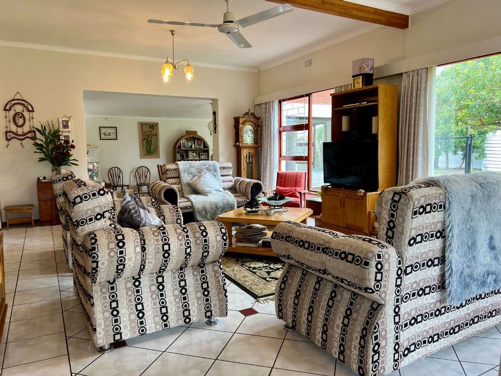 Kleinmond house for sale - living room