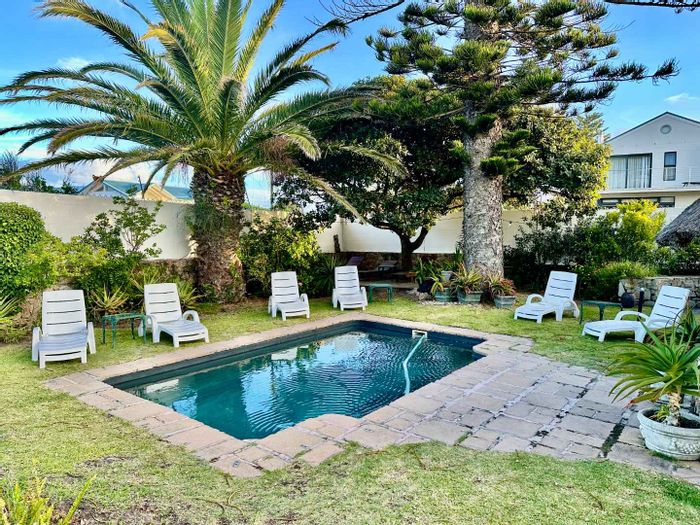 For Sale: Spacious 7-bedroom house in Westcliff with pool, lapa, and flatlet.