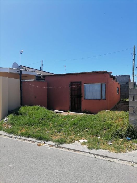 House For Sale in Victoria Mxenge: Close to shops, schools, and security services.