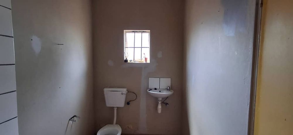 Bachelors Flat Bathroom