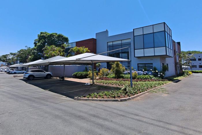 Office To Rent in Umgeni Business Park: 645sqm, boardroom, secure access, fibre internet.